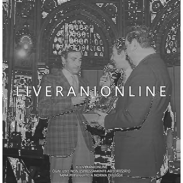 Neg- 9° PREMIO NAZIONALE REGIA TELEVISIVA A SALSOMAGGIORE TERME NELL\'ANNO 1969 - RETROSPETTIVA NELLA FOTO PIPPO BAUDO CON DANIELE PIOMBI AG AGENZIA ALDO LIVERANI SAS