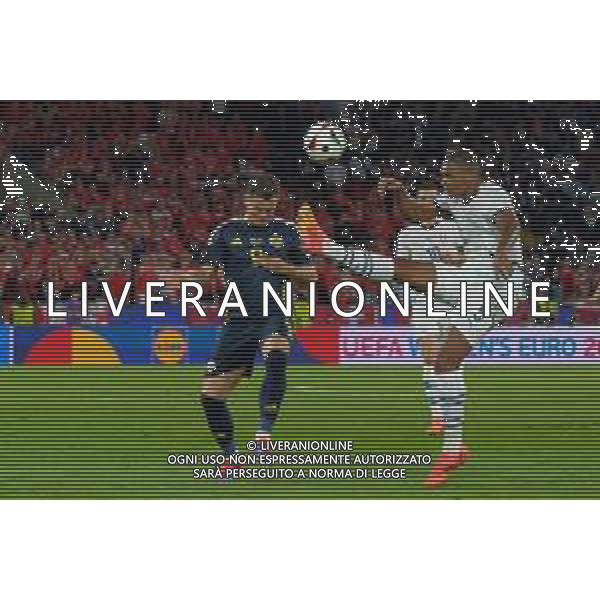 TVEM Manuel Akanji of Swiss in action against Lawrence Shankland of Scotland during the UEFA EURO 2024 group stage match between Scotland and Switzerland at Cologne Stadium on June 19, 2024 in Cologne, Germany. Photo by Emmanuele Mastrodonato/ag. Aldo Liverani sas/AGENZIA AGENZIA ALDO LIVERANI SAS