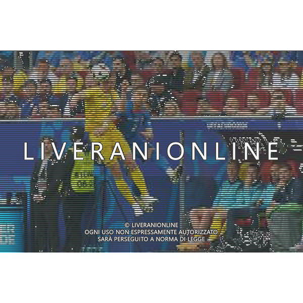 TVEM Oleksandr Zinchenko in action against Peter Pekarík of Slovakia during the UEFA EURO 2024 group stage match between Slovakia and Ukraine at Dusseldorf Arena on June 21, 2024 in Dusseldorf, Germany. Photo by Emmanuele Mastrodonato/ag. Aldo Liverani sas/AGENZIA ALDO LIVERANI SAS