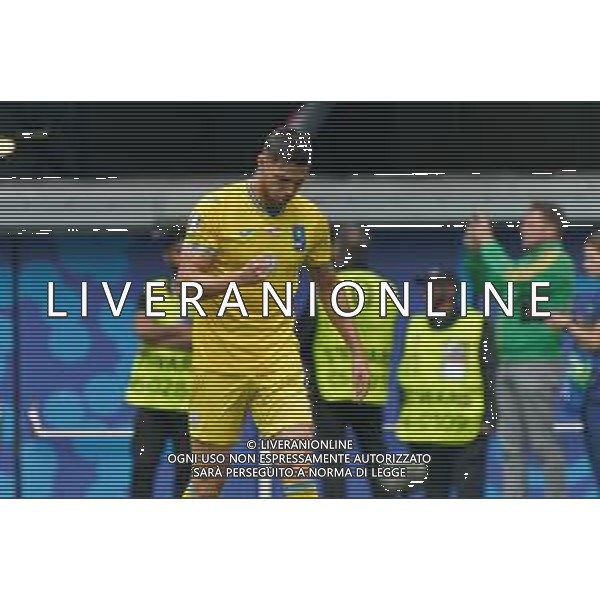 TVEM Roman Yaremchuk of Ukraine celebrates after scoring a goal during the UEFA EURO 2024 group stage match between Slovakia and Ukraine at Dusseldorf Arena on June 21, 2024 in Dusseldorf, Germany. Photo by Emmanuele Mastrodonato/ag. Aldo Liverani sas/AGENZIA ALDO LIVERANI SAS