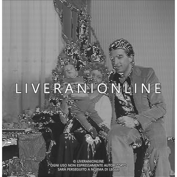 Neg- RETROSPETTIVA ORIETTA BERTI CANTANTE NELLA FOTO ORIETTA BERTI CON IL MARITO OSVALDO PATERLINI E IL FIGLIO OMAR NATALE 1975 AG ALDO LIVERANI SAS