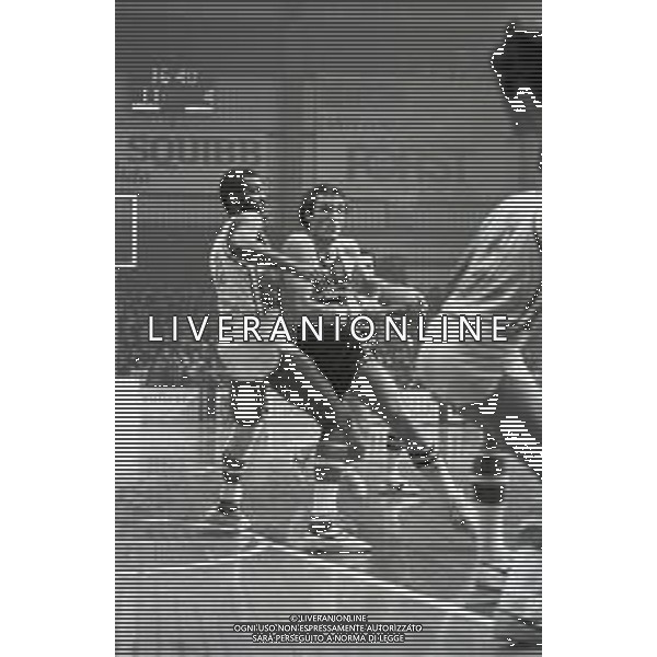 NEG-RETROSPETTIVA DINO MENEGHIN BASKET NELLA FOTO DINO MENEGHIN CON LA MAGLIA TURISANDA VARESE NELL\'ANNO 1980-81 AG ALDO LIVERANI SAS