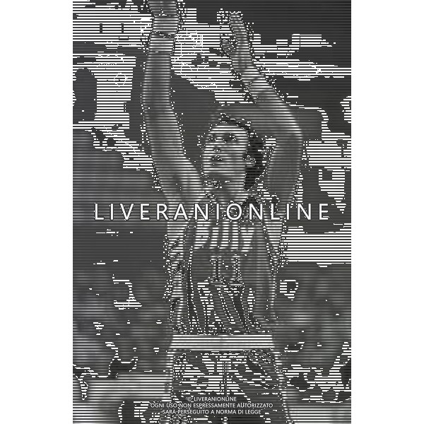 NEG-RETROSPETTIVA DINO MENEGHIN BASKET NELLA FOTO DINO MENEGHIN CON LA MAGLIA BILLY MILANO NELL\'ANNO 1981-82 AG ALDO LIVERANI SAS