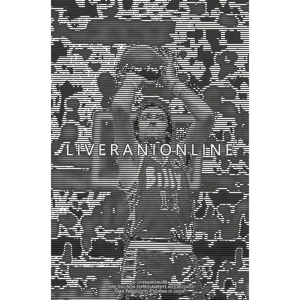 NEG-RETROSPETTIVA DINO MENEGHIN BASKET NELLA FOTO DINO MENEGHIN CON LA MAGLIA BILLY MILANO NELL\'ANNO 1981-82 AG ALDO LIVERANI SAS