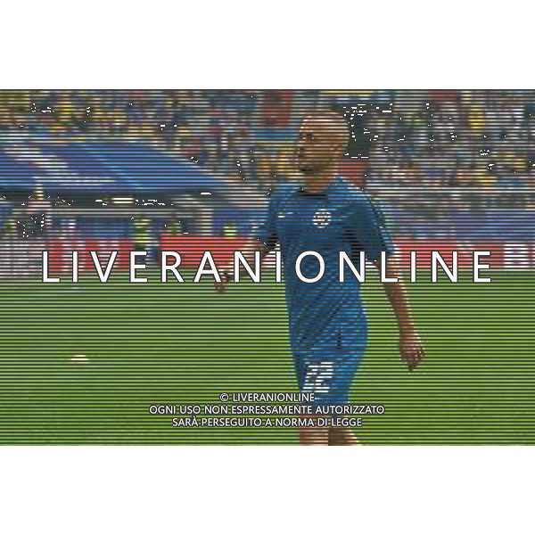 TVEM Stanislav Lobotka of Slovakia during the UEFA EURO 2024 group stage match between Slovakia and Ukraine at Dusseldorf Arena on June 21, 2024 in Dusseldorf, Germany. Photo by Emmanuele Mastrodonato/ag. Aldo Liverani sas/AGENZIA ALDO LIVERANI SAS