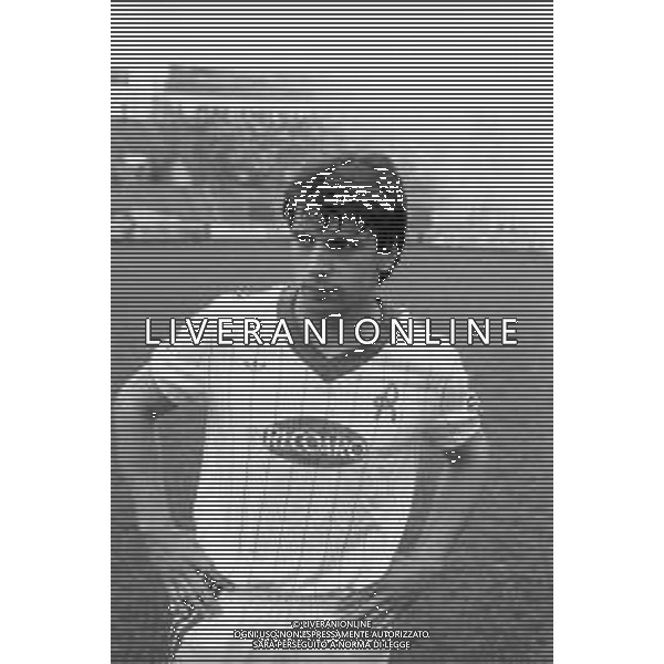 Neg- RETROSPETTIVA ELIGIO NICOLINI CALCIATORE NELLA FOTO CON LA MAGLIA DEL L.R. VICENZA NELL\'ANNO 1985-1986 AGENZIA ALDO LIVERANI SAS