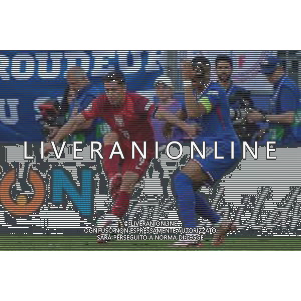 TVEM Robert Lewandowski of Poland in action against Kylian Mbappé of France during the UEFA EURO 2024 group stage match between France and Poland at BVB Stadion Dortmund on June 25, 2024 in Dortmund, Germany. Photo by Emmanuele Mastrodonato/ag. Aldo Liverani sas