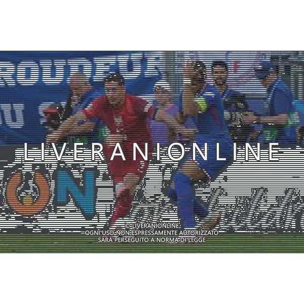 TVEM Robert Lewandowski of Poland in action against Kylian Mbappé of France during the UEFA EURO 2024 group stage match between France and Poland at BVB Stadion Dortmund on June 25, 2024 in Dortmund, Germany. Photo by Emmanuele Mastrodonato/ag. Aldo Liverani sas