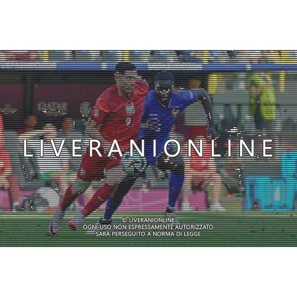 TVEM Robert Lewandowski of Poland in action against Dayot Upamecano of France during the UEFA EURO 2024 group stage match between France and Poland at BVB Stadion Dortmund on June 25, 2024 in Dortmund, Germany. Photo by Emmanuele Mastrodonato/ag. Aldo Liverani sas
