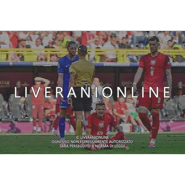TVEM Adrien Rabiot of France protests with the referee Marco Guida of Italy during the UEFA EURO 2024 group stage match between France and Poland at BVB Stadion Dortmund on June 25, 2024 in Dortmund, Germany. Photo by Emmanuele Mastrodonato/ag. Aldo Liverani sas