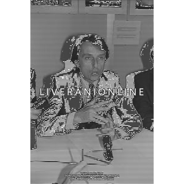 Neg- RETROSPETTIVA LUCA CORDERO DI MONTEZEMOLO (DIRETTORE GENERALE DEL COMITATO ORGANIZZATORE DEL CAMPIONATO MONDIALE DI CALCIO 1990) NELLA FOTO DURANTE LA CONFERENZA STAMPA DOPO IL SOPRALLUOGO ALLO STADIO MEAZZA DI SAN SIRO A MILANO, PER LA COSTRUZIONE DEL TERZO ANELLO E LA COPERTURA DEGLI SPALTI NELL\'OTTOBRE DEL 1988 AGENZIA ALDO LIVERANI SAS