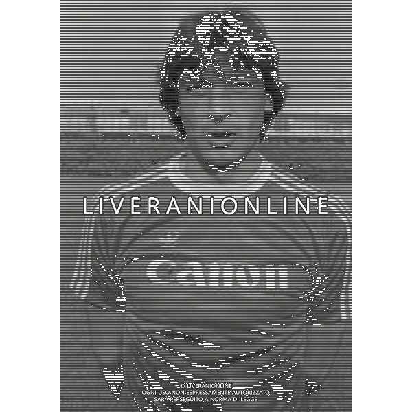 NEG-RETROSPETTIVA DOMENICO PENZO CALCIATORE NELLA FOTO DOMENICO PENZO CON LA MAGLIA DEL VERONA CALCIO NELL\'ANNO 1982-1983 AG ALDO LIVERANI SAS