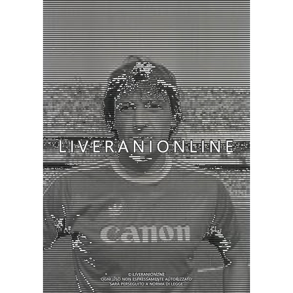 NEG-RETROSPETTIVA DOMENICO PENZO CALCIATORE NELLA FOTO DOMENICO PENZO CON LA MAGLIA DEL VERONA CALCIO NELL\'ANNO 1982-1983 AG ALDO LIVERANI SAS