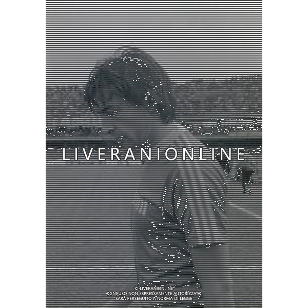 NEG-RETROSPETTIVA DOMENICO PENZO CALCIATORE NELLA FOTO DOMENICO PENZO CON LA MAGLIA DEL VERONA CALCIO NELL\'ANNO 1982-1983 AG ALDO LIVERANI SAS