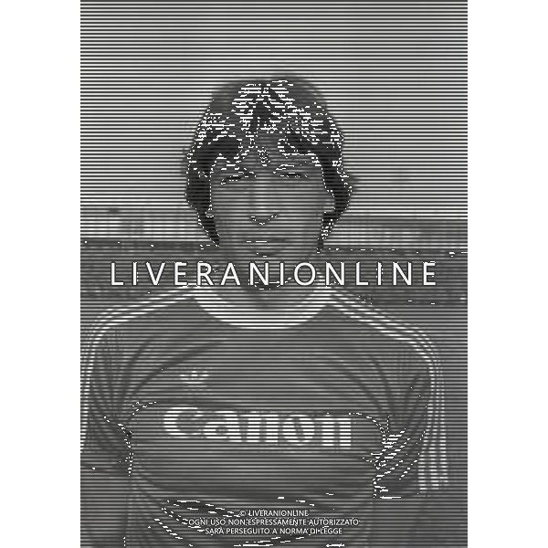 NEG-RETROSPETTIVA DOMENICO PENZO CALCIATORE NELLA FOTO DOMENICO PENZO CON LA MAGLIA DEL VERONA CALCIO NELL\'ANNO 1982-1983 AG ALDO LIVERANI SAS