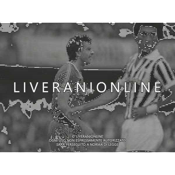 NEG-RETROSPETTIVA DOMENICO PENZO CALCIATORE NELLA FOTO DOMENICO PENZO CON LA MAGLIA DEL VERONA CALCIO NELL\'ANNO 1982-1983 AG ALDO LIVERANI SAS