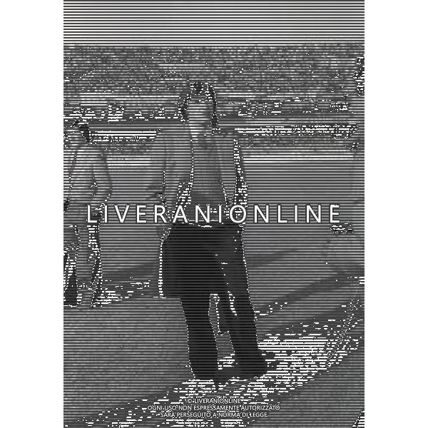 NEG-RETROSPETTIVA DOMENICO PENZO CALCIATORE NELLA FOTO DOMENICO PENZO CON LA MAGLIA DEL VERONA CALCIO NELL\'ANNO 1982-1983 AG ALDO LIVERANI SAS