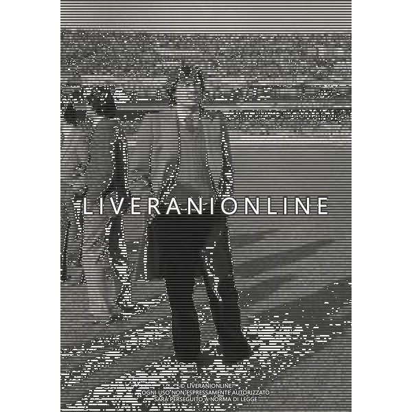 NEG-RETROSPETTIVA DOMENICO PENZO CALCIATORE NELLA FOTO DOMENICO PENZO CON LA MAGLIA DEL VERONA CALCIO NELL\'ANNO 1982-1983 AG ALDO LIVERANI SAS