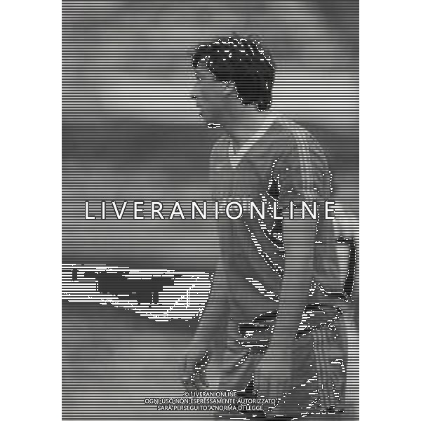 NEG-RETROSPETTIVA DOMENICO PENZO CALCIATORE NELLA FOTO DOMENICO PENZO CON LA MAGLIA DEL VERONA CALCIO NELL\'ANNO 1982-1983 AG ALDO LIVERANI SAS