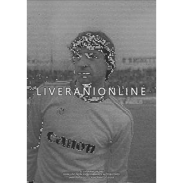 NEG-RETROSPETTIVA DOMENICO PENZO CALCIATORE NELLA FOTO DOMENICO PENZO CON LA MAGLIA DEL VERONA CALCIO NELL\'ANNO 1982-1983 AG ALDO LIVERANI SAS