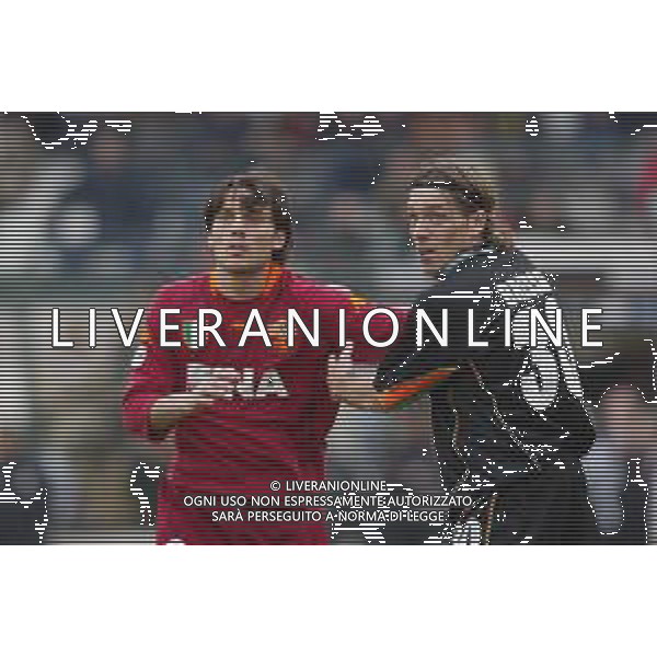 07-04-2002 VENEZIA-CAMPIONATO DI CALCIO SERIE A VENEZIA -ROMA 2-2 NELLA FOTO VINCENZO MONTELLA E MAURO BRESSAN AG ALDO LIVERANI SAS