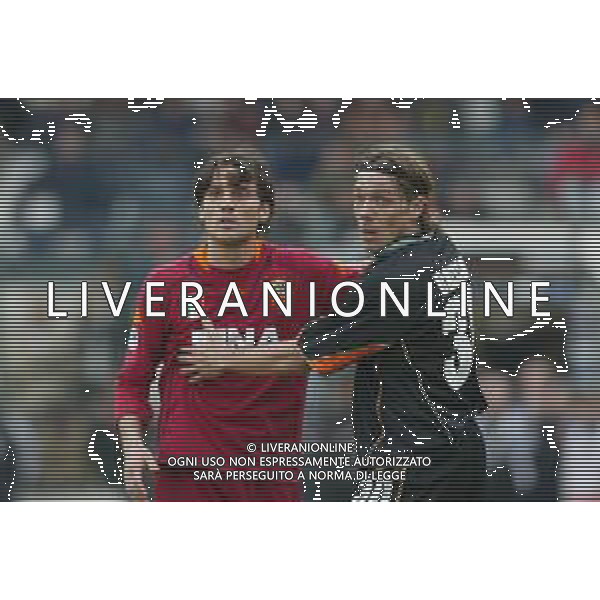 07-04-2002 VENEZIA-CAMPIONATO DI CALCIO SERIE A VENEZIA -ROMA 2-2 NELLA FOTO VINCENZO MONTELLA E MAURO BRESSAN AG ALDO LIVERANI SAS