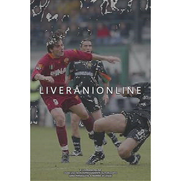 07-04-2002 VENEZIA-CAMPIONATO DI CALCIO SERIE A VENEZIA -ROMA 2-2 NELLA FOTO VINCENZO MONTELLA AG ALDO LIVERANI SAS