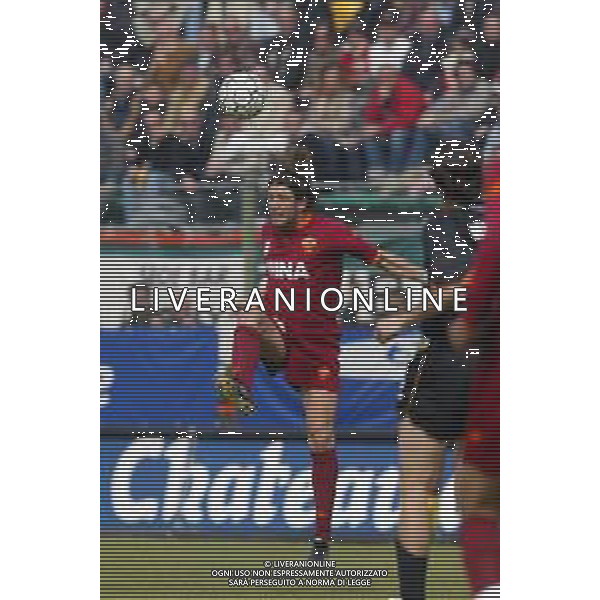 07-04-2002 VENEZIA-CAMPIONATO DI CALCIO SERIE A VENEZIA -ROMA 2-2 NELLA FOTO VINCENT CANDELA AG ALDO LIVERANI SAS