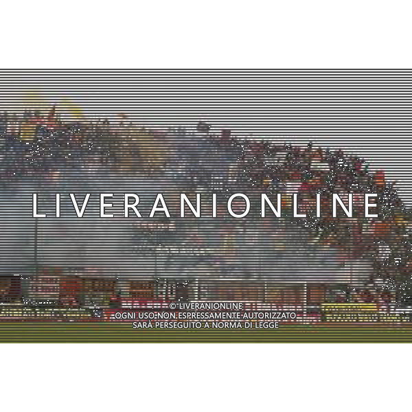 07-04-2002 VENEZIA-CAMPIONATO DI CALCIO SERIE A VENEZIA -ROMA 2-2 NELLA FOTO CURVA TIFOSI ROMA AG ALDO LIVERANI SAS