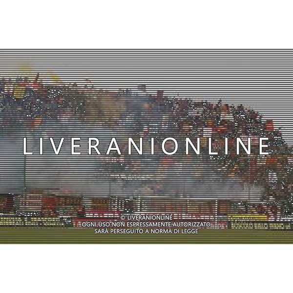 07-04-2002 VENEZIA-CAMPIONATO DI CALCIO SERIE A VENEZIA -ROMA 2-2 NELLA FOTO CURVA TIFOSI ROMA AG ALDO LIVERANI SAS