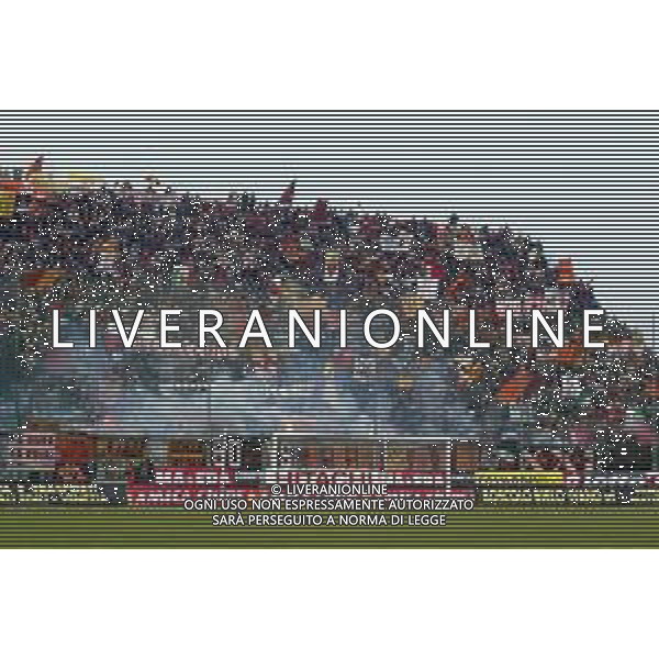 07-04-2002 VENEZIA-CAMPIONATO DI CALCIO SERIE A VENEZIA -ROMA 2-2 NELLA FOTO CURVA TIFOSI ROMA AG ALDO LIVERANI SAS