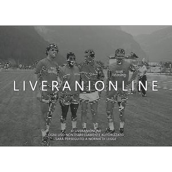 NEG- 1989 MEZZANO DI PRIMIERO RITIRO ESTIVO BARI CALCIO NELLA FOTO NESTOR LORENZO-GERSON-GAETANO SALVEMINI E MASSIMO BRAMBATI AG ALDO LIVERANI SAS