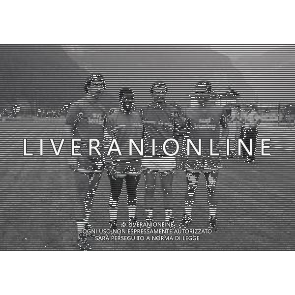 NEG- 1989 MEZZANO DI PRIMIERO RITIRO ESTIVO BARI CALCIO NELLA FOTO NESTOR LORENZO-GERSON-GAETANO SALVEMINI E MASSIMO BRAMBATI AG ALDO LIVERANI SAS
