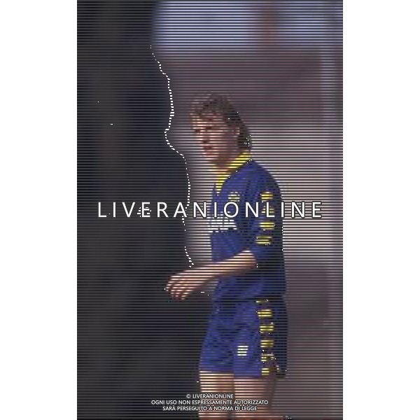 DIAP-RETROSPETTIVA CLAUDIO LUNINI CALCIATORE NELLA FOTO CLAUDIO LUNINI CON LA MAGLIA DEL VERONA CALCIO CALCIO ANNO 1990-1991 AG ALDO LIVERANI SAS
