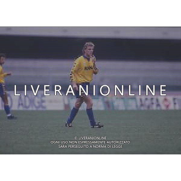 DIAP-RETROSPETTIVA CLAUDIO LUNINI CALCIATORE NELLA FOTO CLAUDIO LUNINI CON LA MAGLIA DEL VERONA CALCIO CALCIO ANNO 1990-1991 AG ALDO LIVERANI SAS