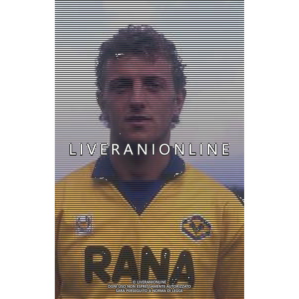 DIAP-RETROSPETTIVA CLAUDIO LUNINI CALCIATORE NELLA FOTO CLAUDIO LUNINI CON LA MAGLIA DEL VERONA CALCIO CALCIO ANNO 1990-1991 AG ALDO LIVERANI SAS