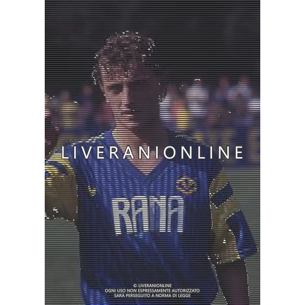 DIAP-RETROSPETTIVA CLAUDIO LUNINI CALCIATORE NELLA FOTO CLAUDIO LUNINI CON LA MAGLIA DEL VERONA CALCIO CALCIO ANNO 1990-1991 AG ALDO LIVERANI SAS