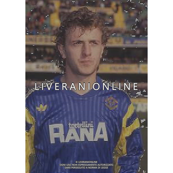 DIAP-RETROSPETTIVA CLAUDIO LUNINI CALCIATORE NELLA FOTO CLAUDIO LUNINI CON LA MAGLIA DEL VERONA CALCIO CALCIO ANNO 1990-1991 AG ALDO LIVERANI SAS
