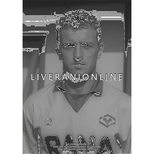 NEG-RETROSPETTIVA CLAUDIO LUNINI CALCIATORE NELLA FOTO CLAUDIO LUNINI CON LA MAGLIA DEL VERONA CALCIO CALCIO ANNO 1990-1991 AG ALDO LIVERANI SAS
