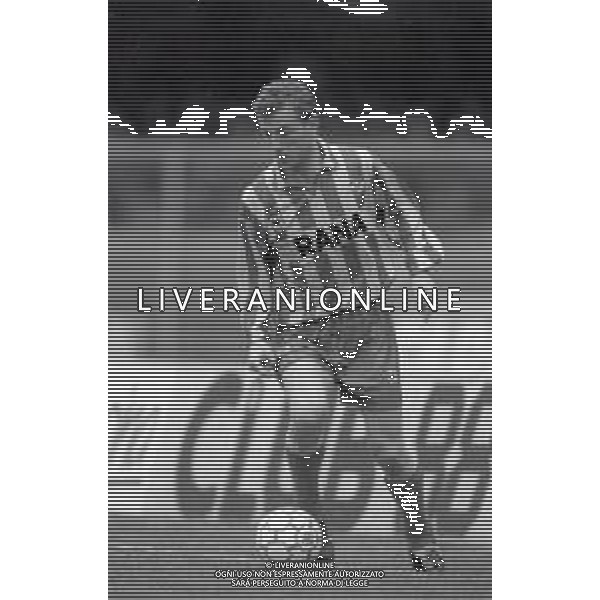 NEG-RETROSPETTIVA CLAUDIO LUNINI CALCIATORE NELLA FOTO CLAUDIO LUNINI CON LA MAGLIA DEL VERONA CALCIO CALCIO ANNO 1990-1991 AG ALDO LIVERANI SAS