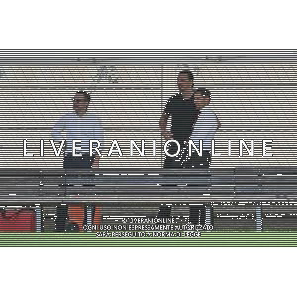 TVRG Primo allenamento Milan nella foto da SX Giorgio Furlani amministratore delegato Milan, Zlatan Ibrahimovic e Geoffrey Moncada direttore area sportiva Milan Carnago (VA) 08-07-2024 Primo allenamento del Milan presso il centro sportivo Milanello in preparazione della stagione 2024-2025 foto Roberto Garavaglia/Agenzia Aldo Liverani sas