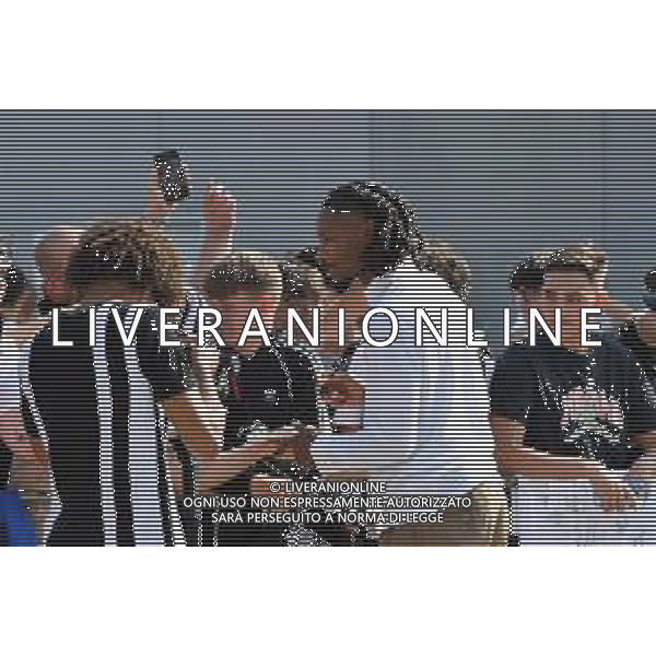 TVMV-Torino 09.07.2024 JMedical © Manuela Viganti/Agenzia Aldo Liverani Visite Mediche Nuovo Acquisto Juventus Stagione 2024/2025 Nella foto: khephren thuram firma autografi ©Viganti/AGENZIA ALDO LIVERANI SAS