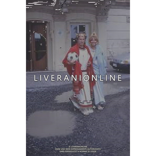 DIAP-RETROSPETTIVA FRANCO SCOGLIO ALLENATORE CALCIO NELLA FOTO FRANCO SCOGLIO NELL\'ANNO 1989 A GENOVA CON LA GIORNALISTA ROSANNA MARANI FOTO GIORGIO RAVEZZANI-AG ALDO LIVERANI SAS