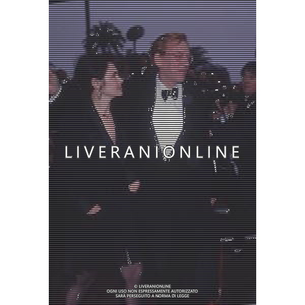 DIAP-RETROSPETTIVA DONALD SUTHERLAND ATTORE NELLA FOTO DONALD SUTHERLAND CON FRANCINE RACETTE AL FESTIVAL INTERNAZIONALE DEL CINEMA DI CANNES NELL\'ANNO 1989 AG ALDO LIVERANI SAS