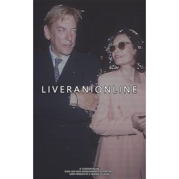 DIAP-RETROSPETTIVA DONALD SUTHERLAND ATTORE NELLA FOTO DONALD SUTHERLAND CON LA MOGLIE FRANCINE RACETTE NELL\'ANNO 1991 A VENEZIA AG ALDO LIVERANI SAS  