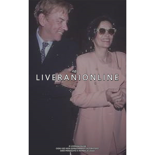 DIAP-RETROSPETTIVA DONALD SUTHERLAND ATTORE NELLA FOTO DONALD SUTHERLAND CON LA MOGLIE FRANCINE RACETTE NELL\'ANNO 1991 A VENEZIA AG ALDO LIVERANI SAS 