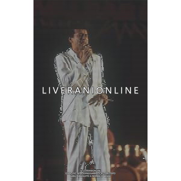 Dia-RETROSPETTIVA PINO D\'ANGIO\' CANTANTE NELLA FOTO PINO D\'ANGIO\' AL FESTIVALBAR NELL\'ANNO 1981 ALL\'ARENA DI VERONA AG ALDO LIVERANI SAS