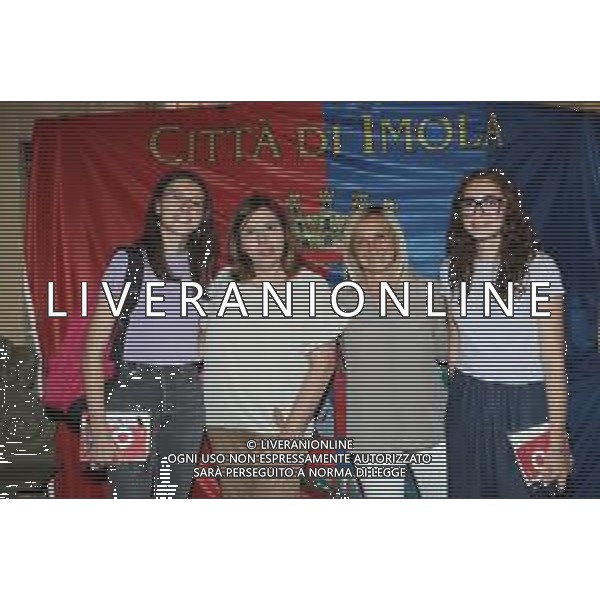 IMOLA 12 07 2024 BORSE ESTIVE \'SCUOLA-LAVORO\': UN\'ESPERIENZA MOLTO POSITIVA, PAROLA DI STUDENTE Ad incontrarli sono stati il sindaco e presidente del NCI, Marco Panieri e il vice sindaco di Imola e assessore alla Scuola, Fabrizio Castellari NELLA FOTO STUDENTI CON I SUOI RESPONSABILI DEL LAVORO ©SANNA/ AGENZIA ALDO LIVERANI SAS