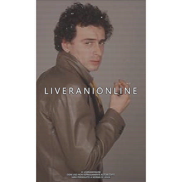 Dia-RETROSPETTIVA PINO D\'ANGIO\' CANTANTE NELLA FOTO PINO D\'ANGIO\' NELL\'ANNO 1983 AG ALDO LIVERANI SAS