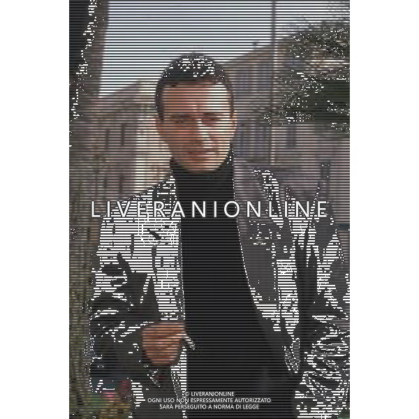 Dia-RETROSPETTIVA PINO D\'ANGIO\' CANTANTE NELLA FOTO PINO D\'ANGIO\' A SANREMO NELL\'ANNO 1989 AG ALDO LIVERANI SAS